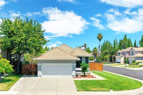 401 Rolling Oak Dr, Vacaville, CA 95688 photo 3