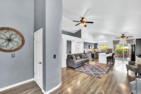 401 Rolling Oak Dr, Vacaville, CA 95688 photo 9