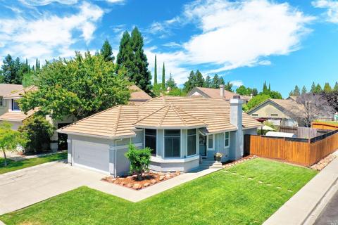 401 Rolling Oak Dr, Vacaville, CA 95688 photo 2
