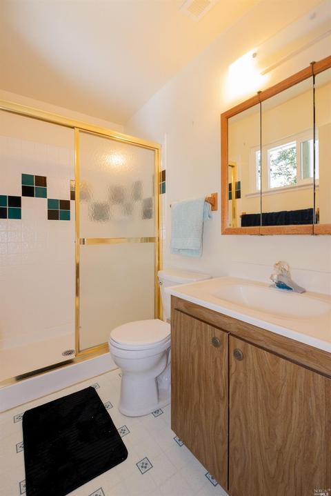 660 E Creekside Cir, Dixon, CA 95620 photo 33
