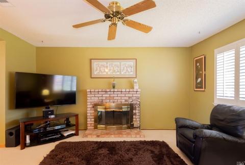 660 E Creekside Cir, Dixon, CA 95620 photo 9