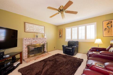660 E Creekside Cir, Dixon, CA 95620 photo 6