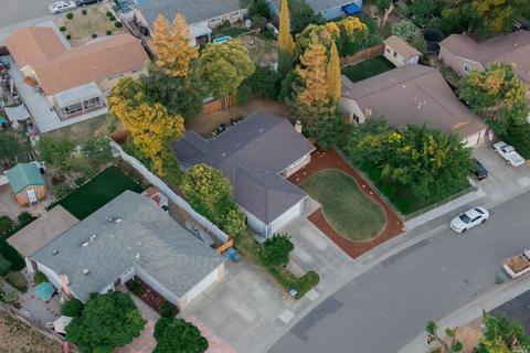 660 E Creekside Cir, Dixon, CA 95620 photo 35