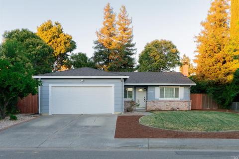 660 E Creekside Cir, Dixon, CA 95620 photo 3