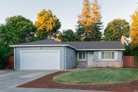 660 E Creekside Cir, Dixon, CA 95620 photo 2
