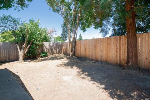 660 E Creekside Cir, Dixon, CA 95620 photo 39