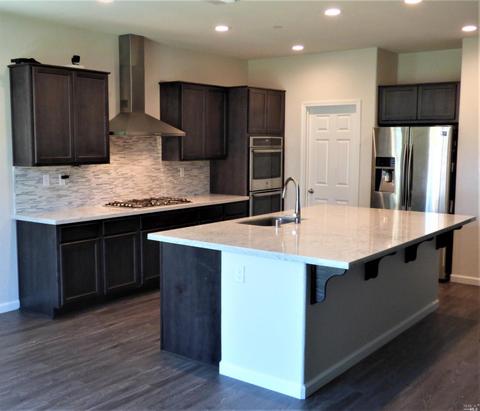 575 W Cherry St, Dixon, CA 95620 photo 3