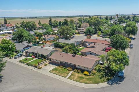 700 Birch Way, Dixon, CA 95620 photo 1