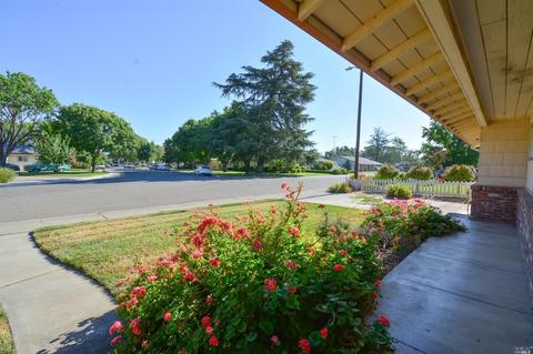700 Birch Way, Dixon, CA 95620 photo 4