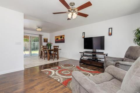 2108 Vine Ct, Fairfield, CA 94533 photo 4