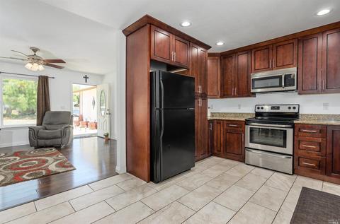 2108 Vine Ct, Fairfield, CA 94533 photo 9