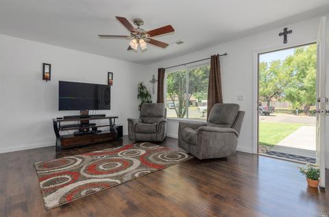 2108 Vine Ct, Fairfield, CA 94533 photo 2