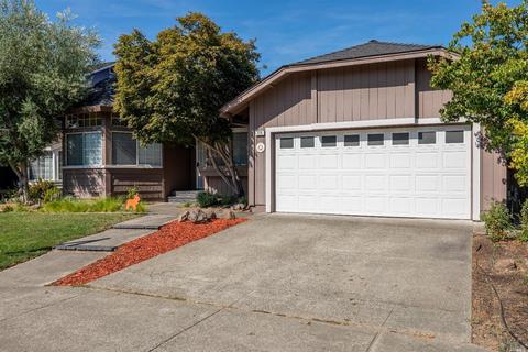 724 Natalie Dr, Windsor, CA 95492 photo 1