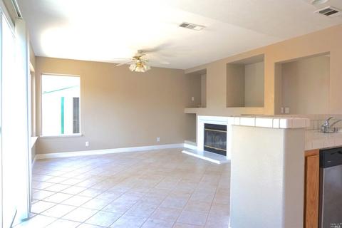 281 Bald Eagle Dr, Vacaville, CA 95688 photo 4