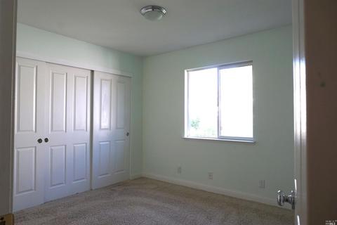 281 Bald Eagle Dr, Vacaville, CA 95688 photo 9