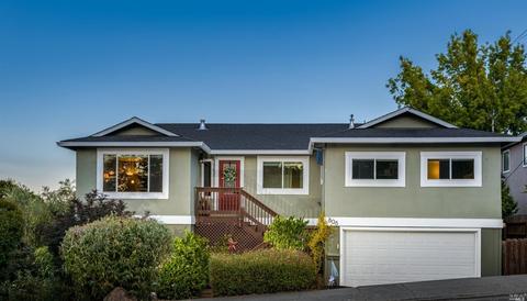 808 Elm Dr, Petaluma, CA 94952 photo 1