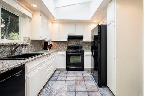 101 Falcon Dr, Cotati, CA 94931 photo 11