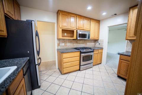 234 Cottonwood Dr, Vallejo, CA 94591 photo 10