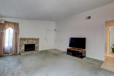 211 Willow St, Vallejo, CA 94589 photo 3