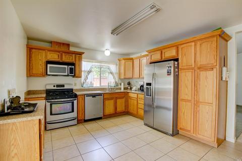 211 Willow St, Vallejo, CA 94589 photo 6