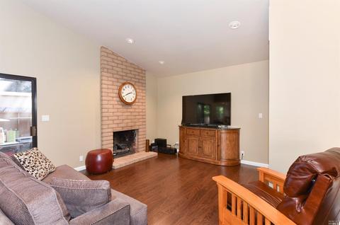 220 Frederick Dr, Napa, CA 94559 photo 8