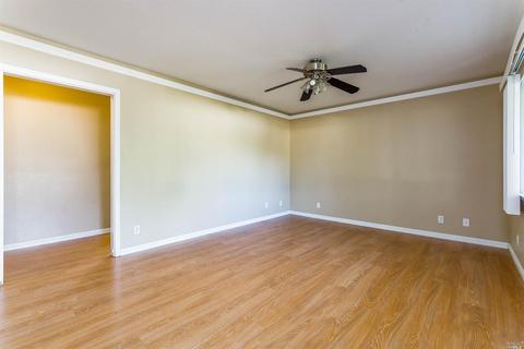 1614 S Dora St, Ukiah, CA 95482 photo 2