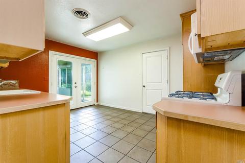 1614 S Dora St, Ukiah, CA 95482 photo 4