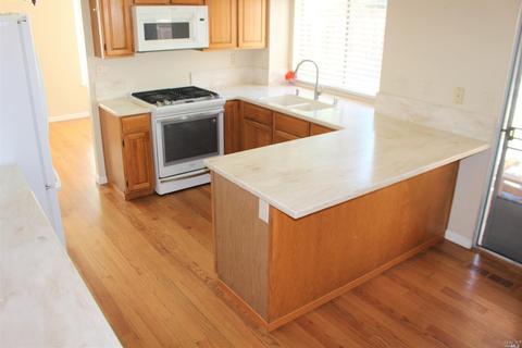 372 Summer Rain Dr, Windsor, CA 95492 photo 2
