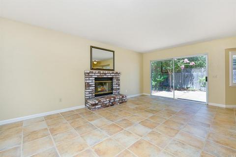 393 Wilson Ln, Windsor, CA 95492 photo 4