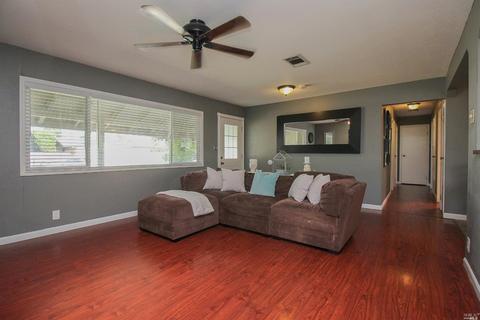 245 E Walnut St, Dixon, CA 95620 photo 10