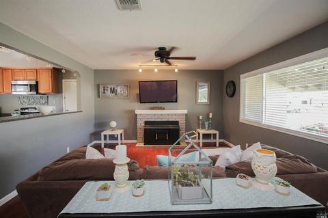 245 E Walnut St, Dixon, CA 95620 photo 8
