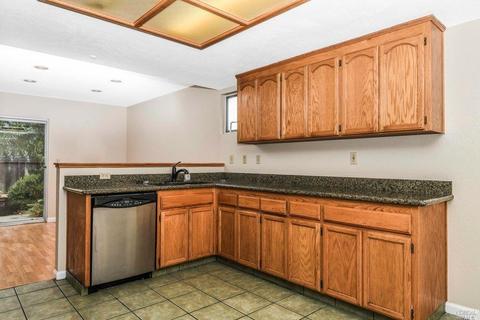 448 Jade Cir, Vallejo, CA 94590 photo 9
