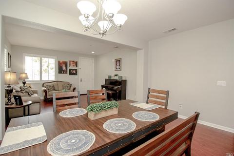 484 Cache Ct, Vacaville, CA 95688 photo 8