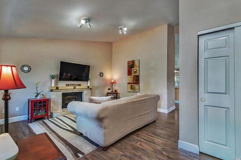 1935 Commons Ct, Windsor, CA 95492 photo 3