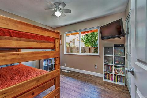 1935 Commons Ct, Windsor, CA 95492 photo 8
