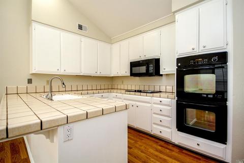 1316 Pinewood Ct, Dixon, CA 95620 photo 5