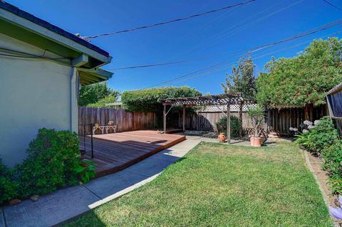 419 Diana Dr, Vallejo, CA 94589 photo 3