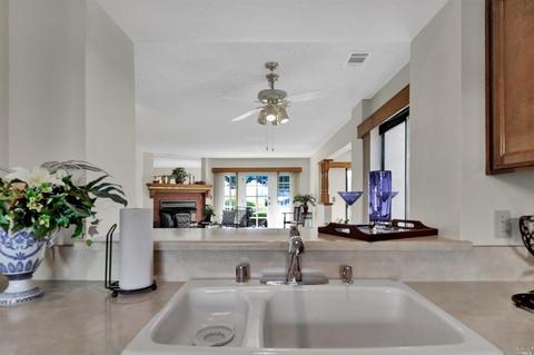113 Nantucket Ln, Vallejo, CA 94590 photo 4