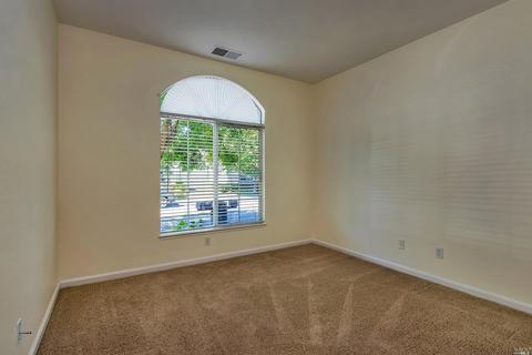 786 Glen Miller Dr, Windsor, CA 95492 photo 13