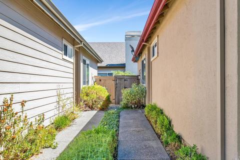 786 Glen Miller Dr, Windsor, CA 95492 photo 4