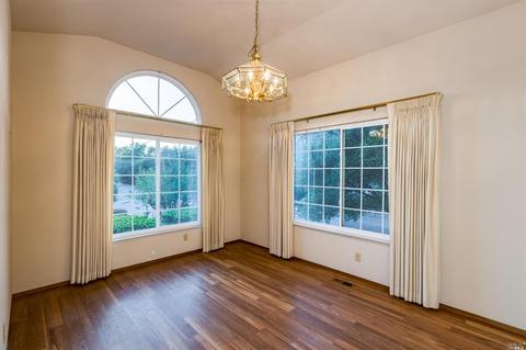 1160 Birch Dr, Petaluma, CA 94952 photo 4