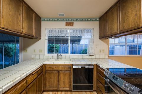 1160 Birch Dr, Petaluma, CA 94952 photo 8