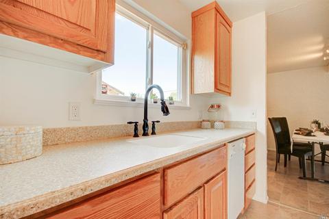 2022 Thrush Way, Fairfield, CA 94533 photo 8