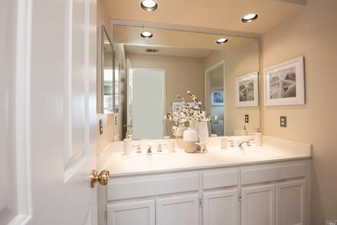 44 Mariners Cir, San Rafael, CA 94903 photo 18