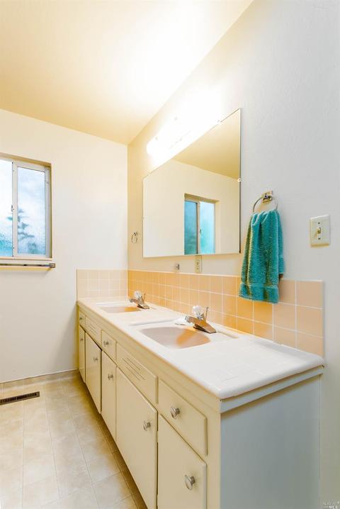 294 Fairview Ct, Ukiah, CA 95482 photo 13