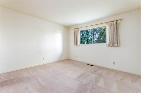 294 Fairview Ct, Ukiah, CA 95482 photo 10