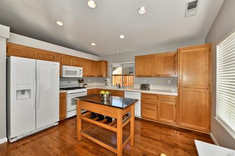 590 Leafhaven Ln, Windsor, CA 95492 photo 4