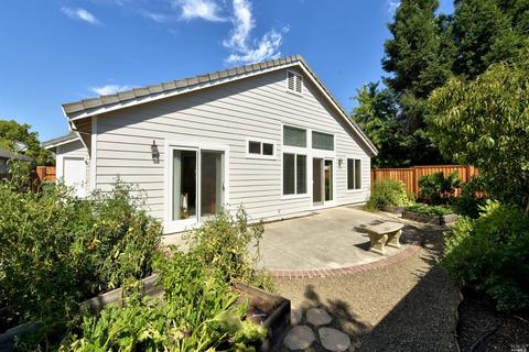 590 Leafhaven Ln, Windsor, CA 95492 photo 2