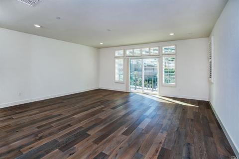 565 Jade St, Petaluma, CA 94952 photo 3