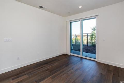 565 Jade St, Petaluma, CA 94952 photo 9